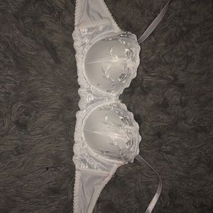 White lacy bra brand new